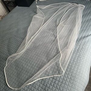 Elegant White Bridal Veil